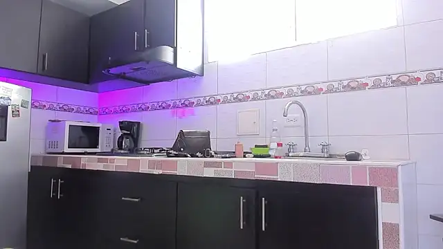 Emma-evans online show from 11-20-25, 02:17