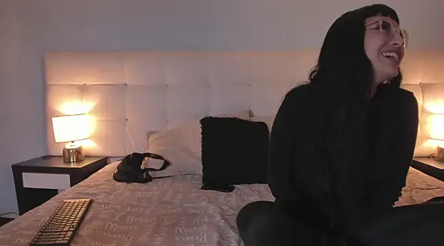 Zowi Hottiee online show from 02-01-25, 03:08