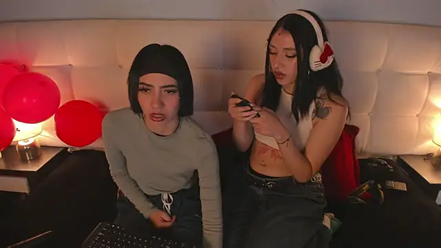 Zowi Hottiee online show from 02-14-25, 04:58