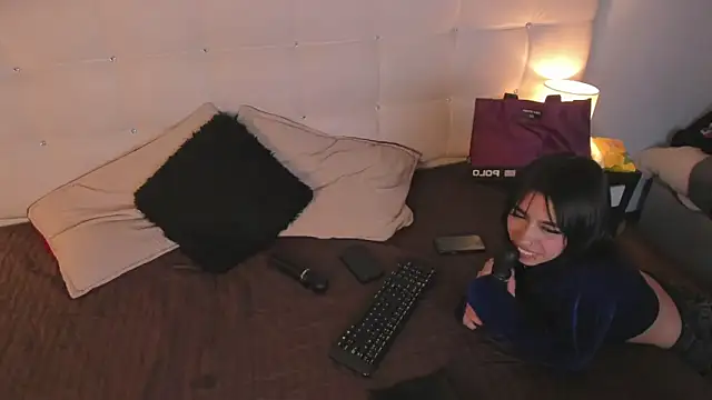 Zowi Hottiee online show from 02-19-25, 06:00