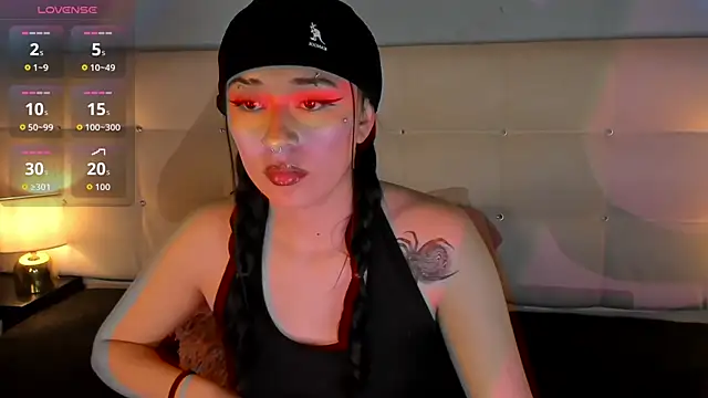 Zowi Hottiee online show from 09-16-25, 04:02