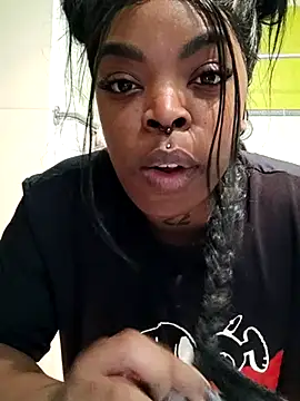 Snapshot of Casaltesudex chatting on 03-18-25, 05:31 Casaltesudex online show from 03-18-25, 05:31