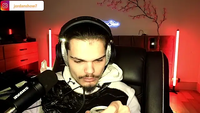 Snapshot of JordanShow chatting on 02-07-26, 08:45 JordanShow online show from 02-07-26, 08:45