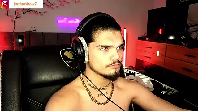 Snapshot of JordanShow chatting on 02-11-26, 09:36 JordanShow online show from 02-11-26, 09:36