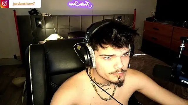 Snapshot of JordanShow chatting on 02-25-26, 07:51 JordanShow online show from 02-25-26, 07:51