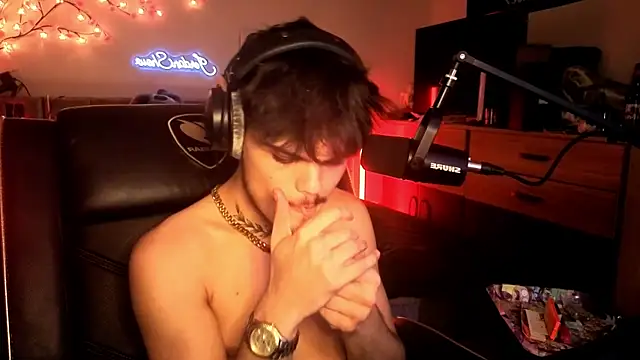 Snapshot of JordanShow chatting on 03-10-26, 02:55 JordanShow online show from 03-10-26, 02:55