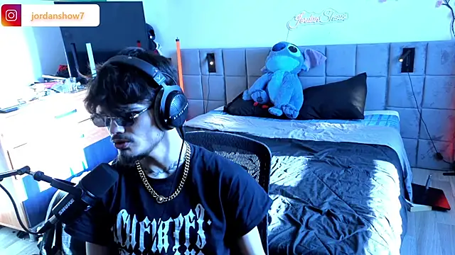 Snapshot of JordanShow chatting on 03-21-26, 08:19 JordanShow online show from 03-21-26, 08:19