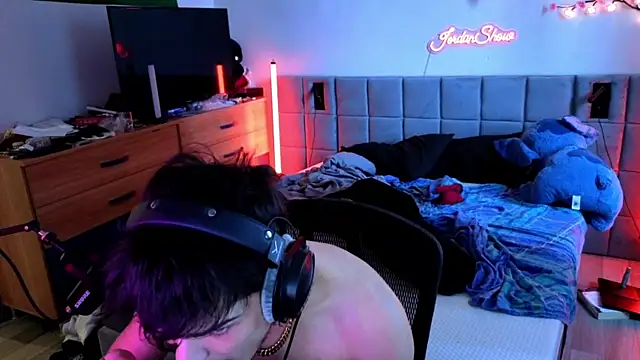 Snapshot of JordanShow chatting on 03-22-26, 12:08 JordanShow online show from 03-22-26, 12:08