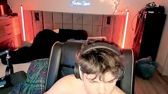 Snapshot of JordanShow chatting on 04-08-26, 01:55 JordanShow online show from 04-08-26, 01:55