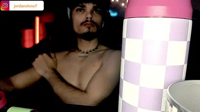 Snapshot of JordanShow chatting on 04-09-26, 02:00 JordanShow online show from 04-09-26, 02:00