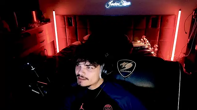 Snapshot of JordanShow chatting on 04-11-26, 05:28 JordanShow online show from 04-11-26, 05:28