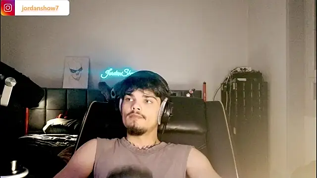 Snapshot of JordanShow chatting on 04-13-26, 10:59 JordanShow online show from 04-13-26, 10:59