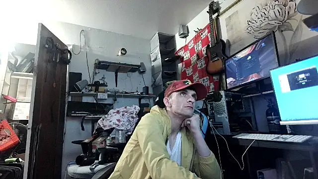 Snapshot of deadpi chatting on 12-27-24, 01:39 deadpi online show from 12-27-24, 01:39