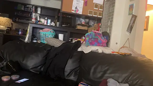 Snapshot of deadpi chatting on 11-15-25, 02:09 deadpi online show from 11-15-25, 02:09