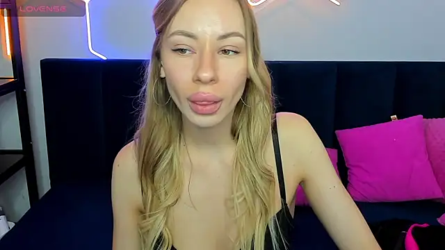 Diana Garrett online show from 10-12-25, 01:37