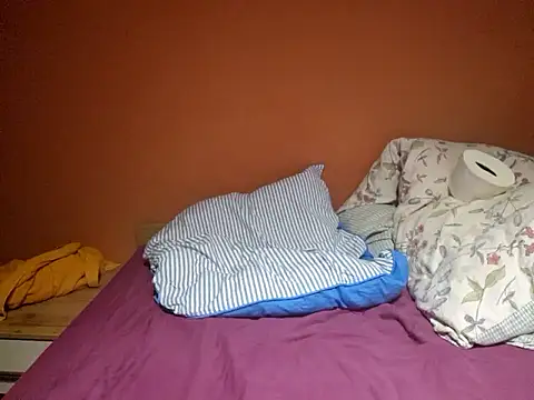 Snapshot of Josephine_LIVE chatting on 10-19-25, 07:25 Josephine LIVE online show from 10-19-25, 07:25