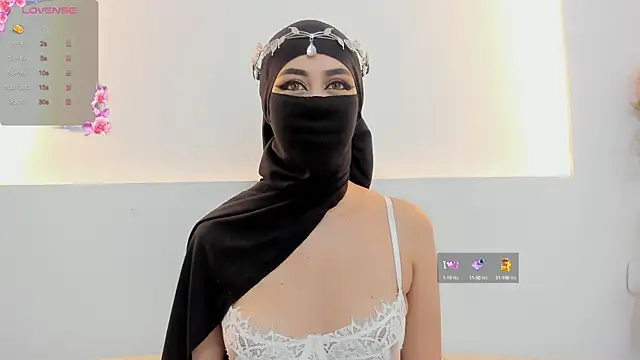 Snapshot of iiris_ chatting on 12-21-24, 11:44 iiris online show from 12-21-24, 11:44