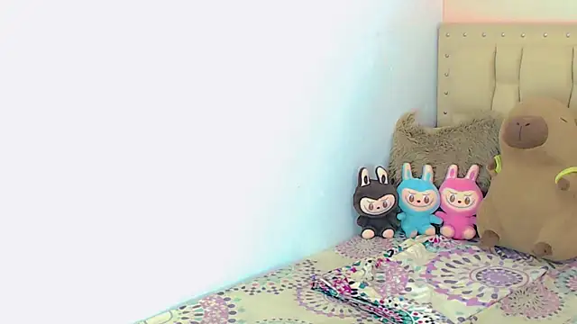 Snapshot of briana_sex32 chatting on 11-18-25, 04:39 briana sex32 online show from 11-18-25, 04:39