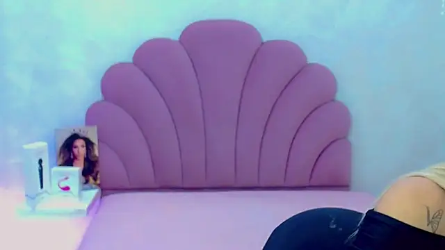 briana sex32 online show from 02-12-26, 04:07