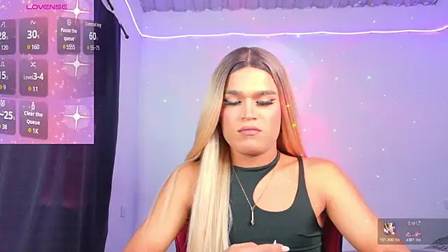 Snapshot of AllisonsweetZ chatting on 11-16-25, 02:22 AllisonsweetZ online show from 11-16-25, 02:22