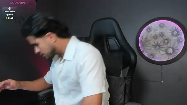 khriss brown online show from 11-19-25, 08:53