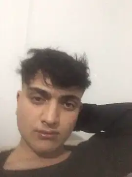 Snapshot of boy_3835 chatting on 03-05-25, 10:21 boy 3835 online show from 03-05-25, 10:21