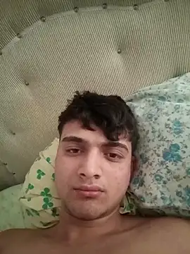 Snapshot of boy_3835 chatting on 03-19-25, 01:51 boy 3835 online show from 03-19-25, 01:51