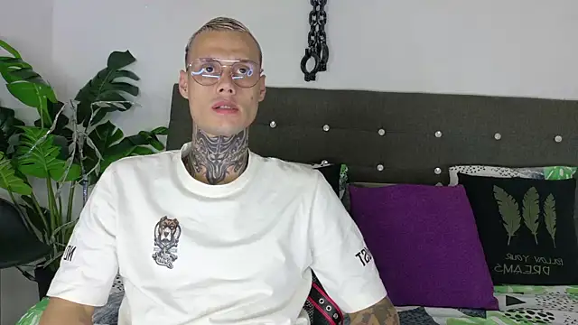 Snapshot of fucking_sinner chatting on 11-28-25, 06:16 fucking sinner online show from 11-28-25, 06:16