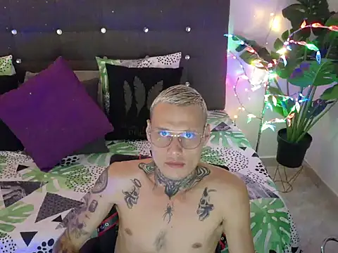 Snapshot of fucking_sinner chatting on 11-30-25, 04:27 fucking sinner online show from 11-30-25, 04:27