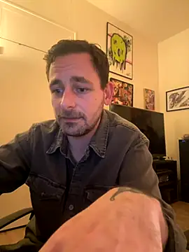 Snapshot of defbond420 chatting on 10-18-25, 08:42 defbond420 online show from 10-18-25, 08:42