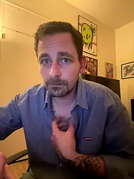 Snapshot of defbond420 chatting on 10-25-25, 10:59 defbond420 online show from 10-25-25, 10:59