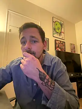 Snapshot of defbond420 chatting on 10-26-25, 10:25 defbond420 online show from 10-26-25, 10:25