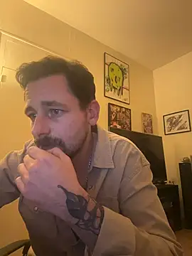 Snapshot of defbond420 chatting on 11-10-25, 11:04 defbond420 online show from 11-10-25, 11:04