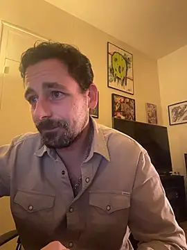 Snapshot of defbond420 chatting on 11-13-25, 10:41 defbond420 online show from 11-13-25, 10:41