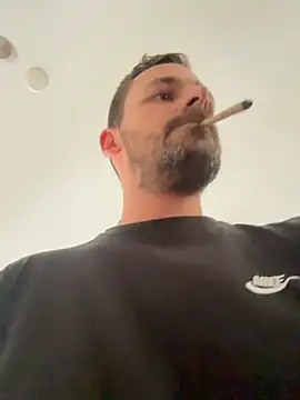 Snapshot of defbond420 chatting on 12-14-25, 10:42 defbond420 online show from 12-14-25, 10:42