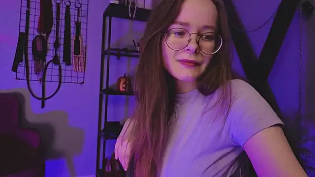 Snapshot of CassieCool chatting on 10-19-25, 12:28 CassieCool online show from 10-19-25, 12:28