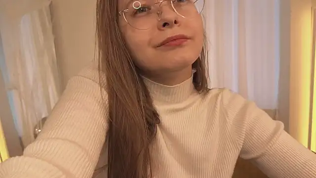 Snapshot of CassieCool chatting on 11-02-25, 12:40 CassieCool online show from 11-02-25, 12:40