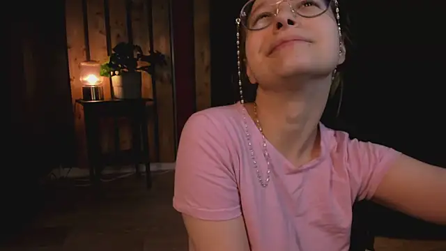 Snapshot of CassieCool chatting on 11-19-25, 12:38 CassieCool online show from 11-19-25, 12:38