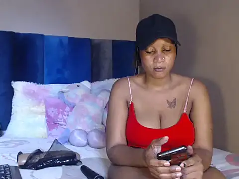ROUNDDIRTYASSXX online show from 01-13-25, 12:02