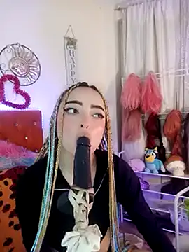 Yennastone online show from 12-26-24, 03:16