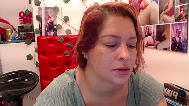 Snapshot of eva_twiss chatting on 02-10-25, 11:25 eva twiss online show from 02-10-25, 11:25