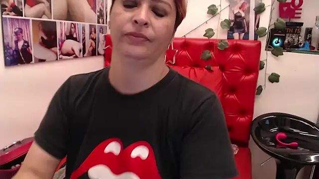 Snapshot of eva_twiss chatting on 03-05-25, 02:45 eva twiss online show from 03-05-25, 02:45