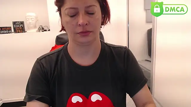 Snapshot of eva_twiss chatting on 10-17-25, 11:46 eva twiss online show from 10-17-25, 11:46