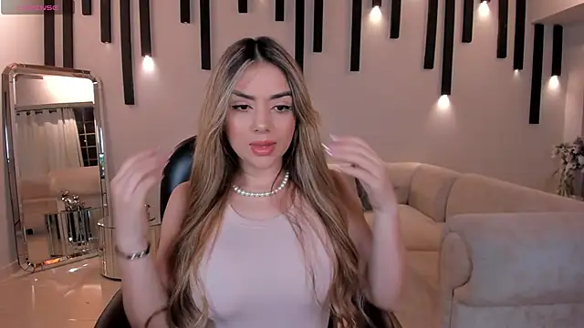 Snapshot of ChloePreston_ chatting on 12-15-24, 10:28 ChloePreston online show from 12-15-24, 10:28