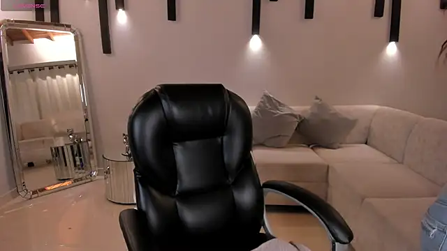 Snapshot of ChloePreston_ chatting on 01-20-25, 10:51 ChloePreston online show from 01-20-25, 10:51