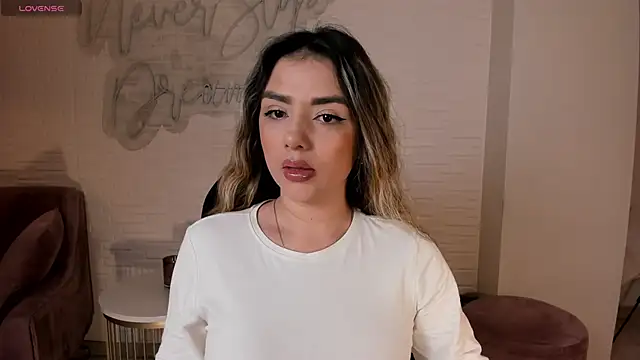 Snapshot of ChloePreston_ chatting on 03-17-25, 10:38 ChloePreston online show from 03-17-25, 10:38