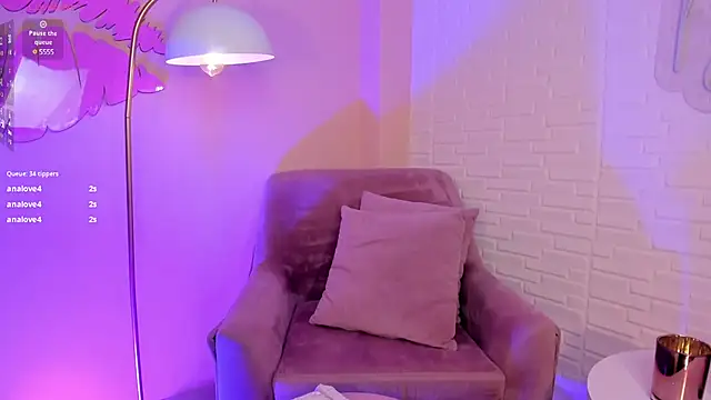 Snapshot of ChloePreston_ chatting on 03-18-25, 01:42 ChloePreston online show from 03-18-25, 01:42