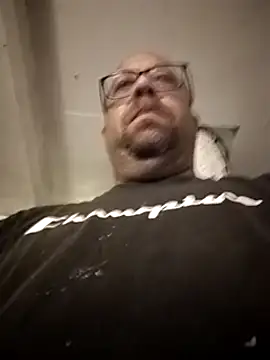 Snapshot of Exhibitionist040577 chatting on 12-19-24, 05:07 Exhibitionist040577 online show from 12-19-24, 05:07