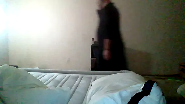 Snapshot of Exhibitionist040577 chatting on 10-25-25, 05:08 Exhibitionist040577 online show from 10-25-25, 05:08