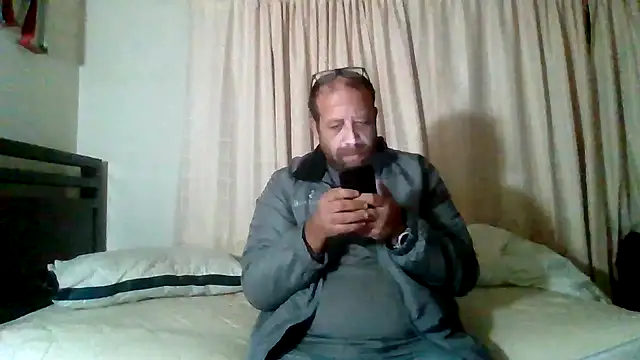 Snapshot of Exhibitionist040577 chatting on 11-27-25, 08:16 Exhibitionist040577 online show from 11-27-25, 08:16